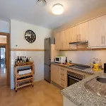 3br With Private Garden Willa *
