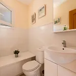 Willa 3br With Private Garden *