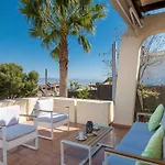 3br With Private Garden